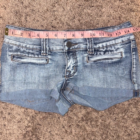 ✨ Bubblegum Y2K Denim Shorts | Size 7/8 | Rolled Cuff Summer Jean Shorts ✨ - Picture 7 of 8